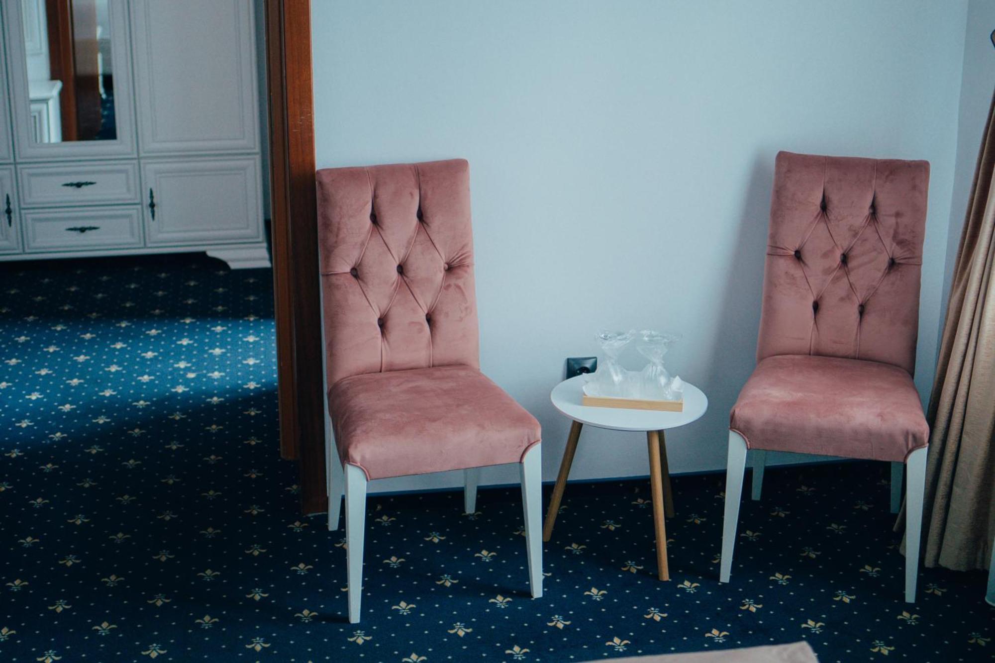 Hotel Carol - Vatra Dornei Buitenkant foto