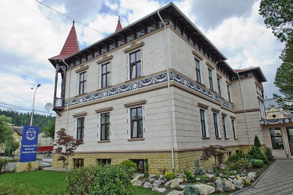 Hotel Carol - Vatra Dornei Buitenkant foto