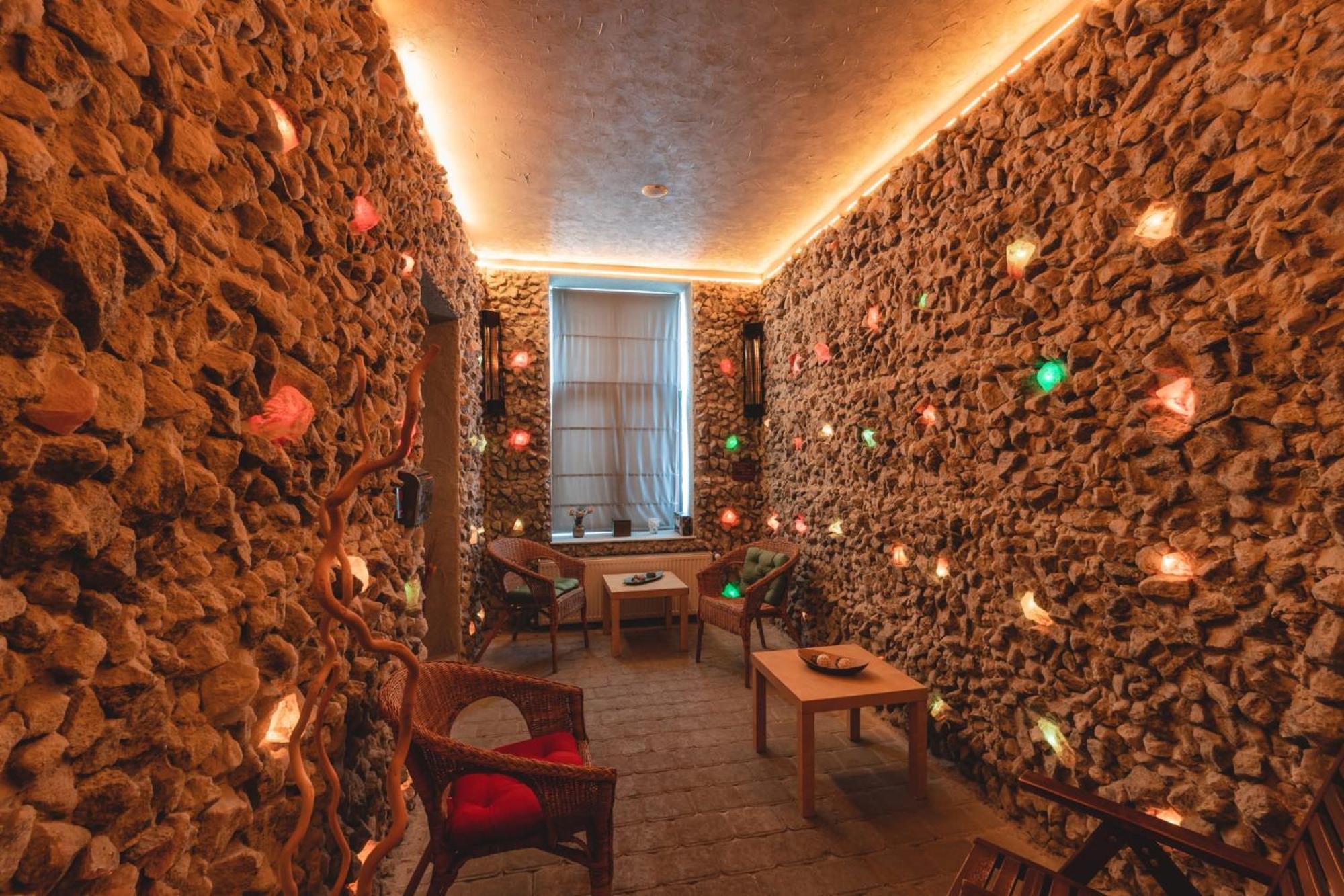 Hotel Carol - Vatra Dornei Buitenkant foto